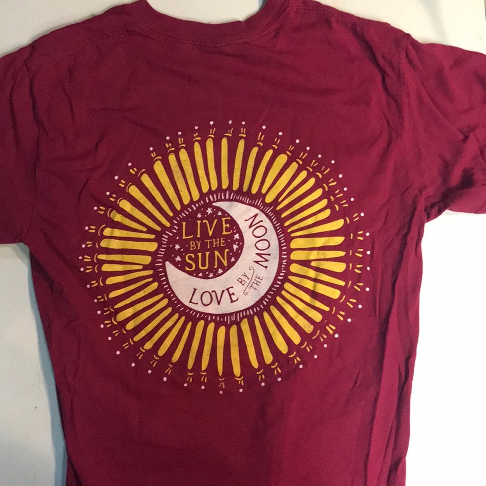 Love by the moon T-shirt size small